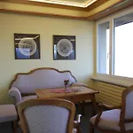 Otel Sunnehuesi Krattigen